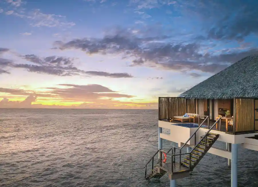 Sunset Water Villa Adaaran Prestige Vadoo al tramonto
