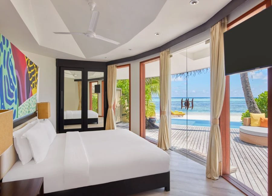 Camera Beachfront Pool Villa Angsana Velavaru