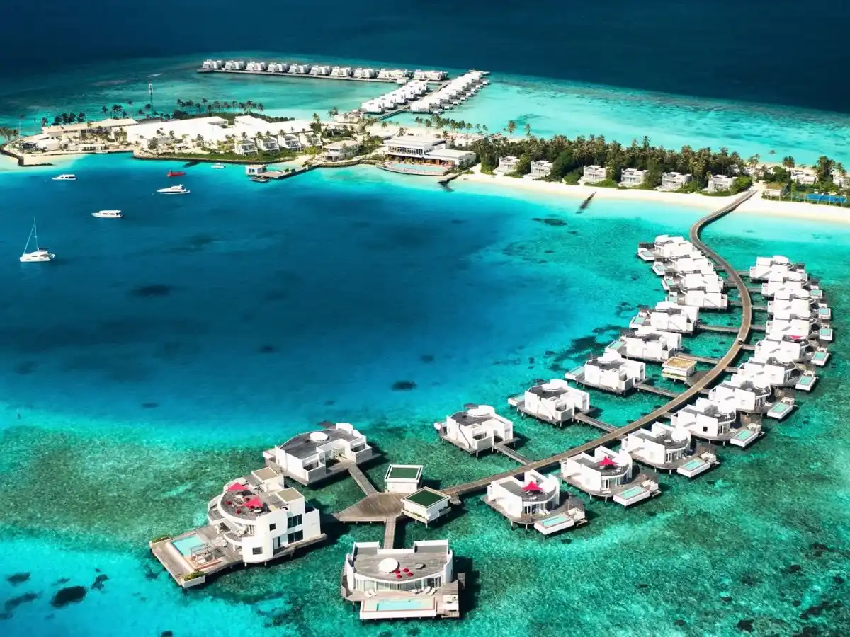 Resort e laguna nell’atollo di Malé Nord