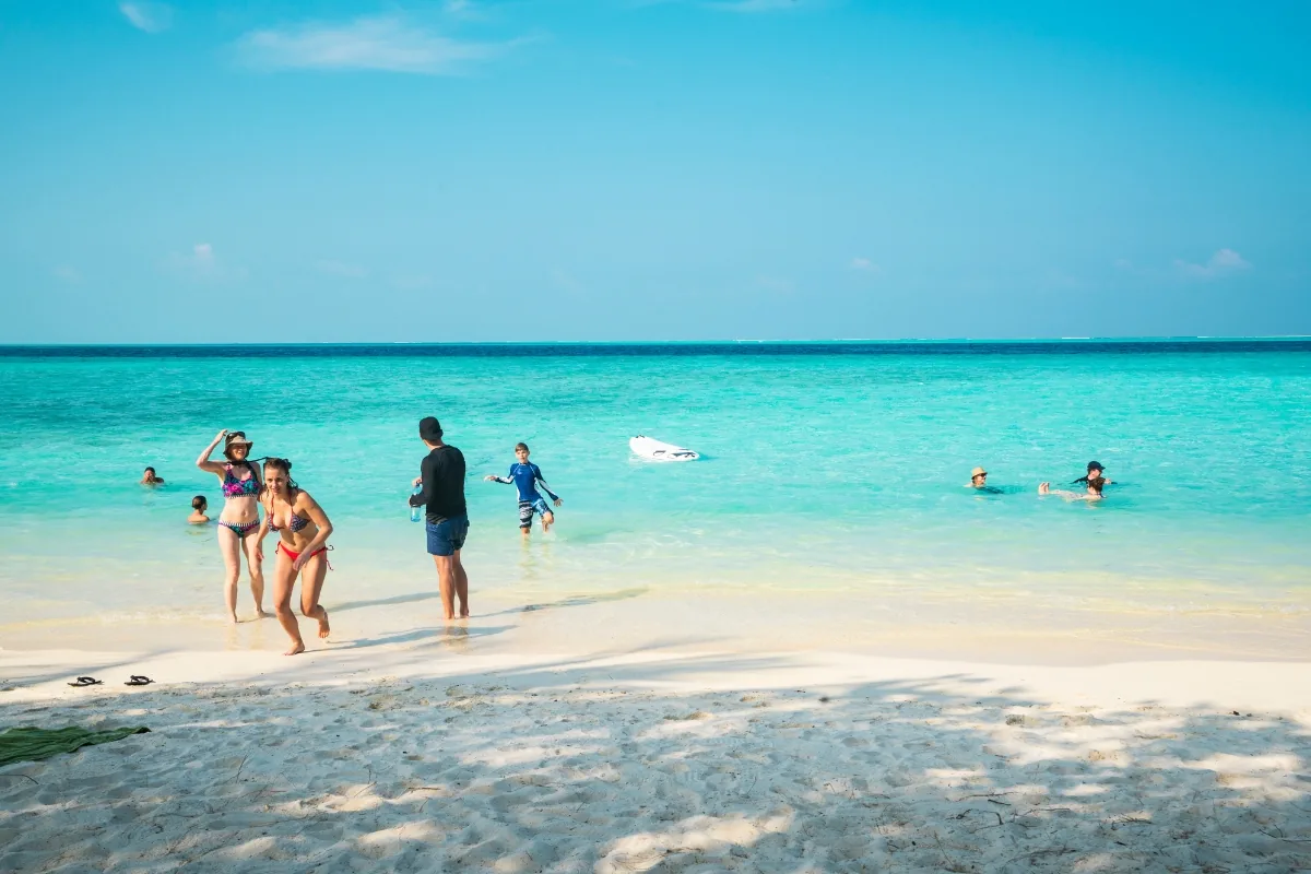 Bikini Beach su un'isola locale delle Maldive